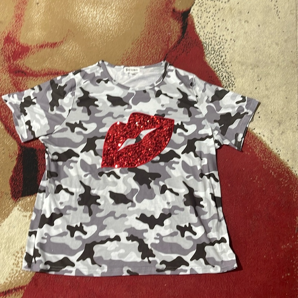 Pesion XXL sequin lips tee shirt
